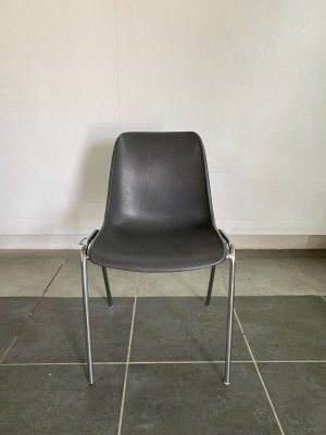 Chaise coque grise