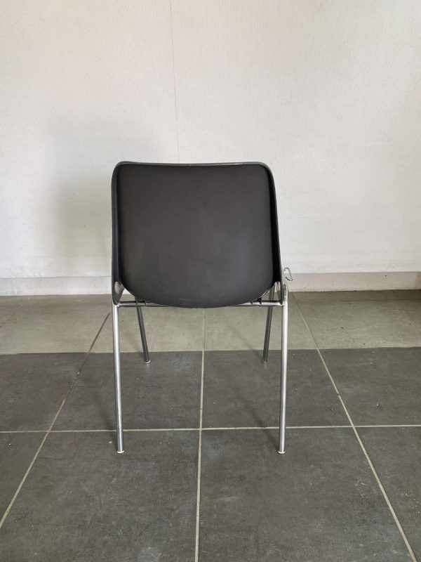 Chaise coque grise